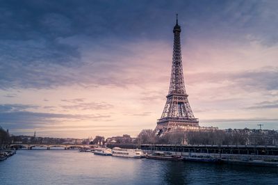 Top 5 Paris : électroménager haut de gamme — illustration éditoriale Electrocase